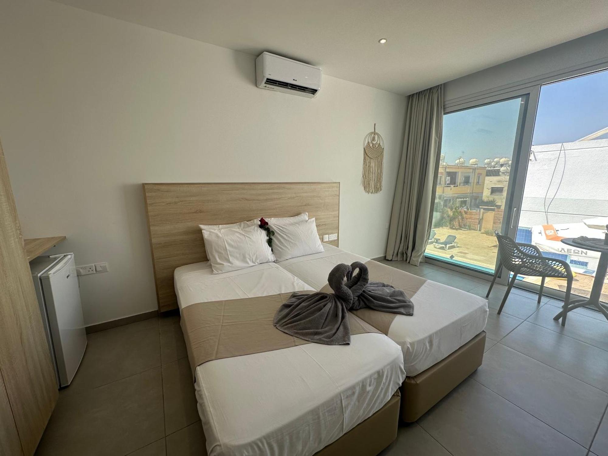 Sun Plaza Suites - Adults Only Айя-Напа Экстерьер фото