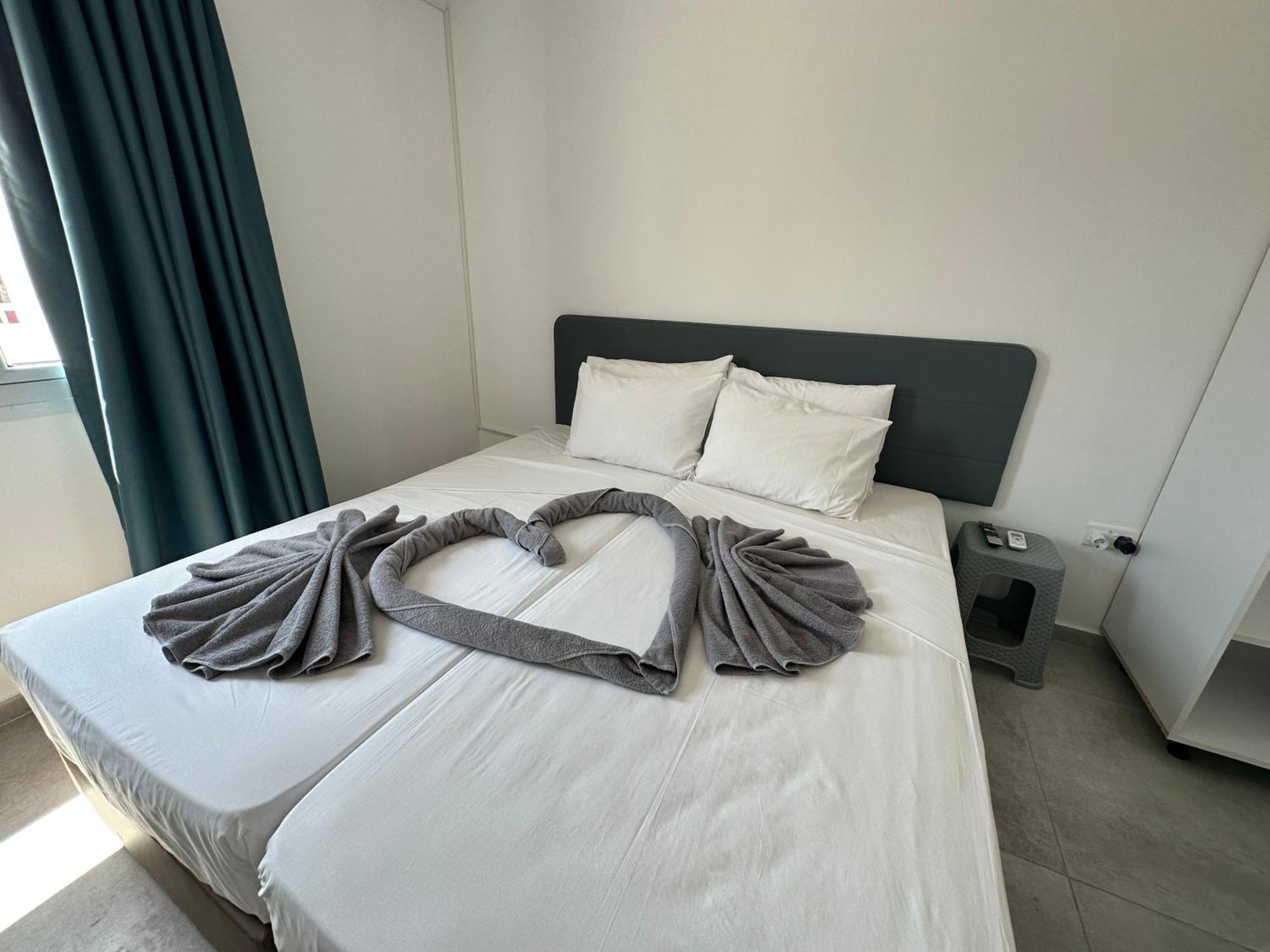 Sun Plaza Suites - Adults Only Айя-Напа Экстерьер фото