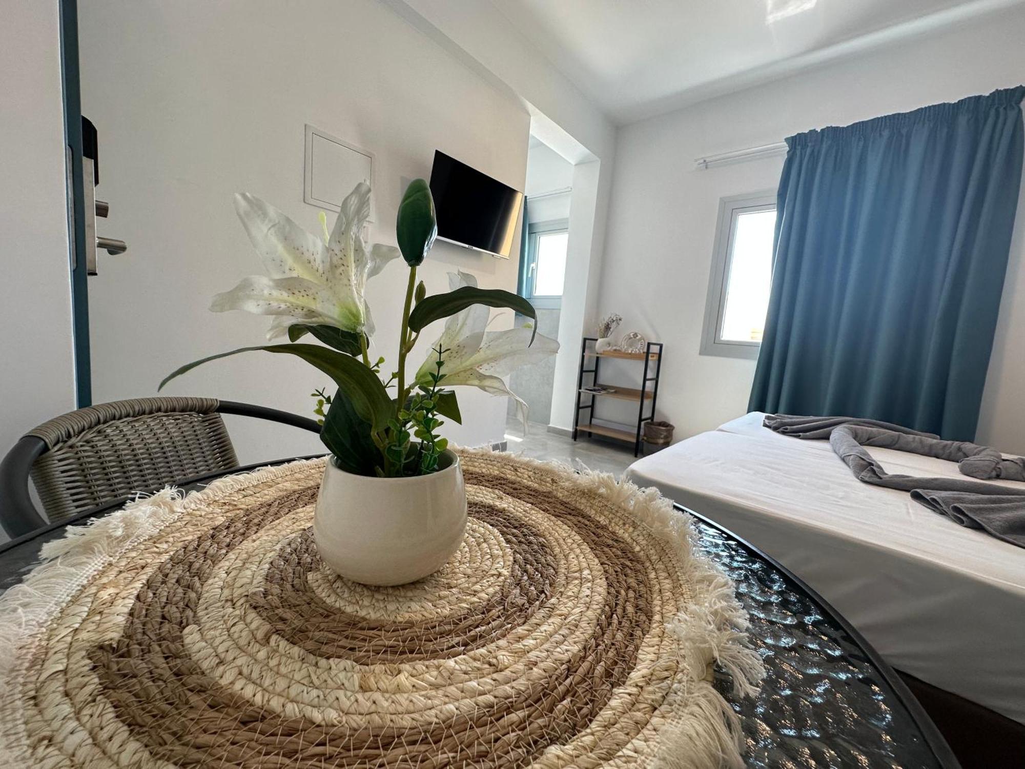 Sun Plaza Suites - Adults Only Айя-Напа Экстерьер фото