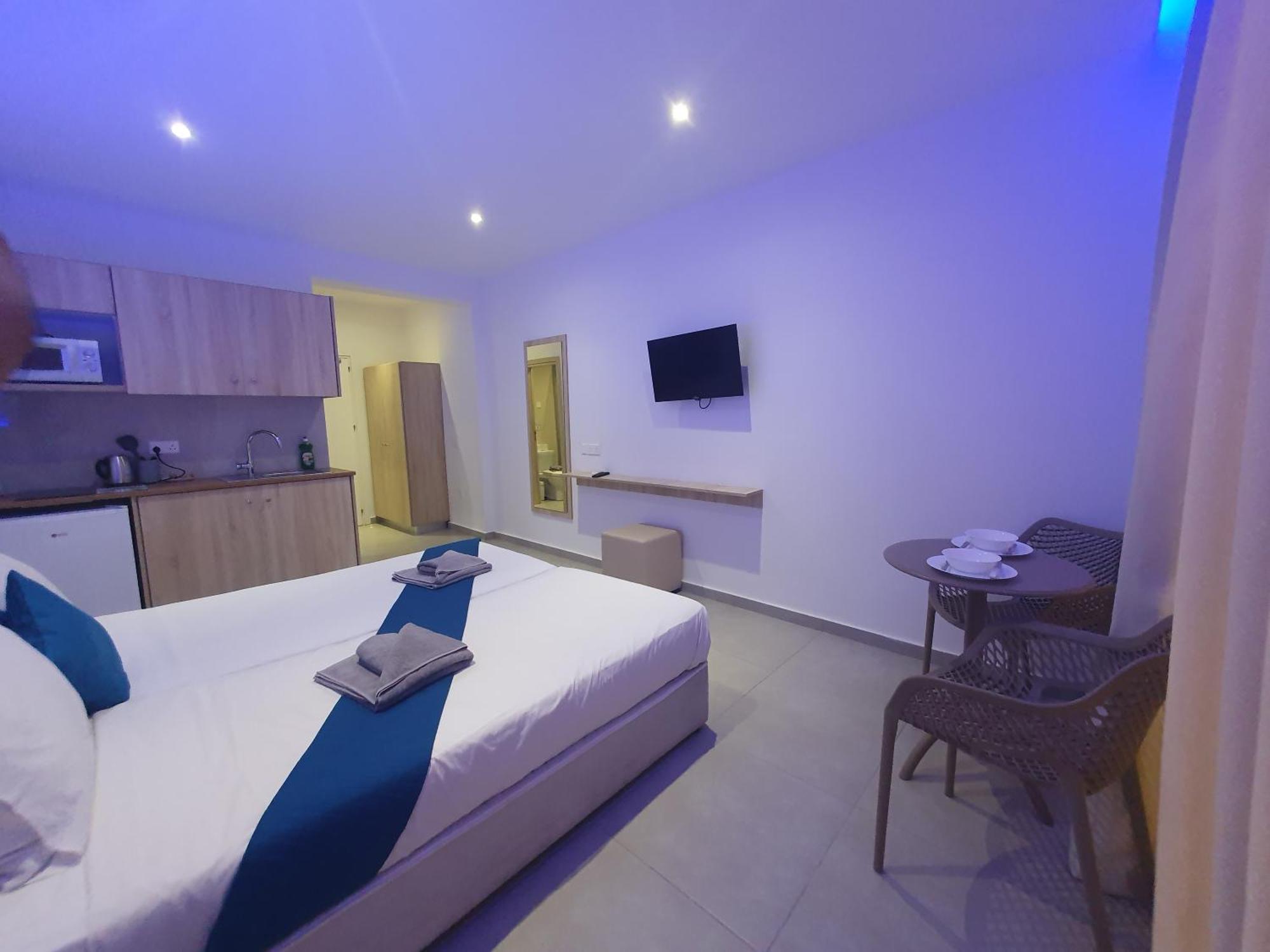 Sun Plaza Suites - Adults Only Айя-Напа Экстерьер фото