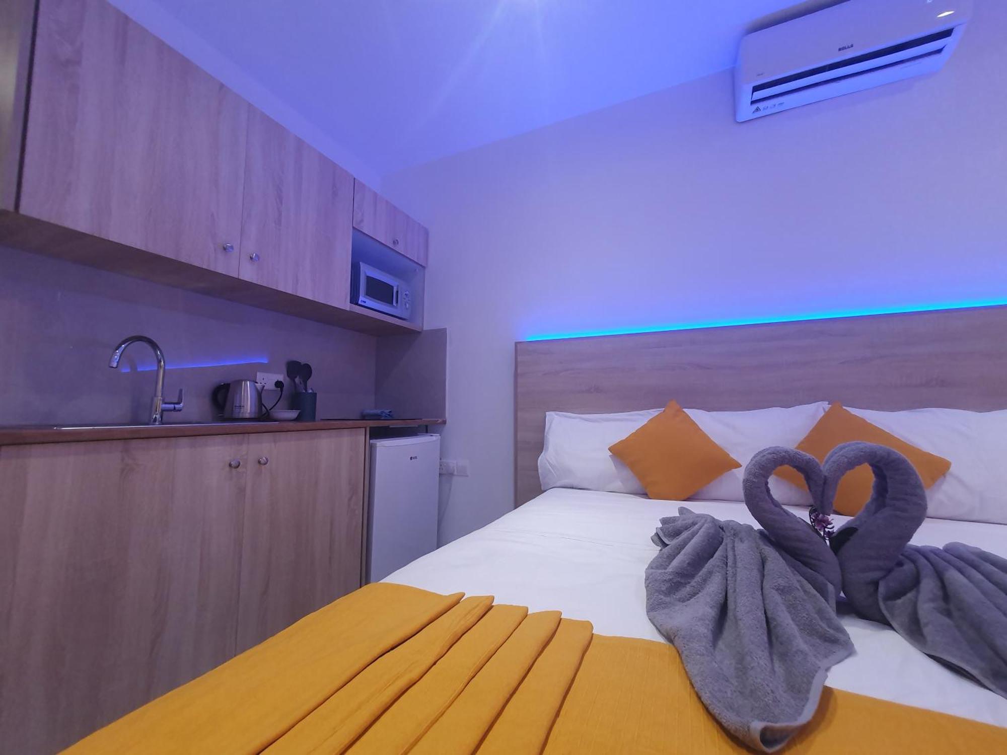 Sun Plaza Suites - Adults Only Айя-Напа Экстерьер фото