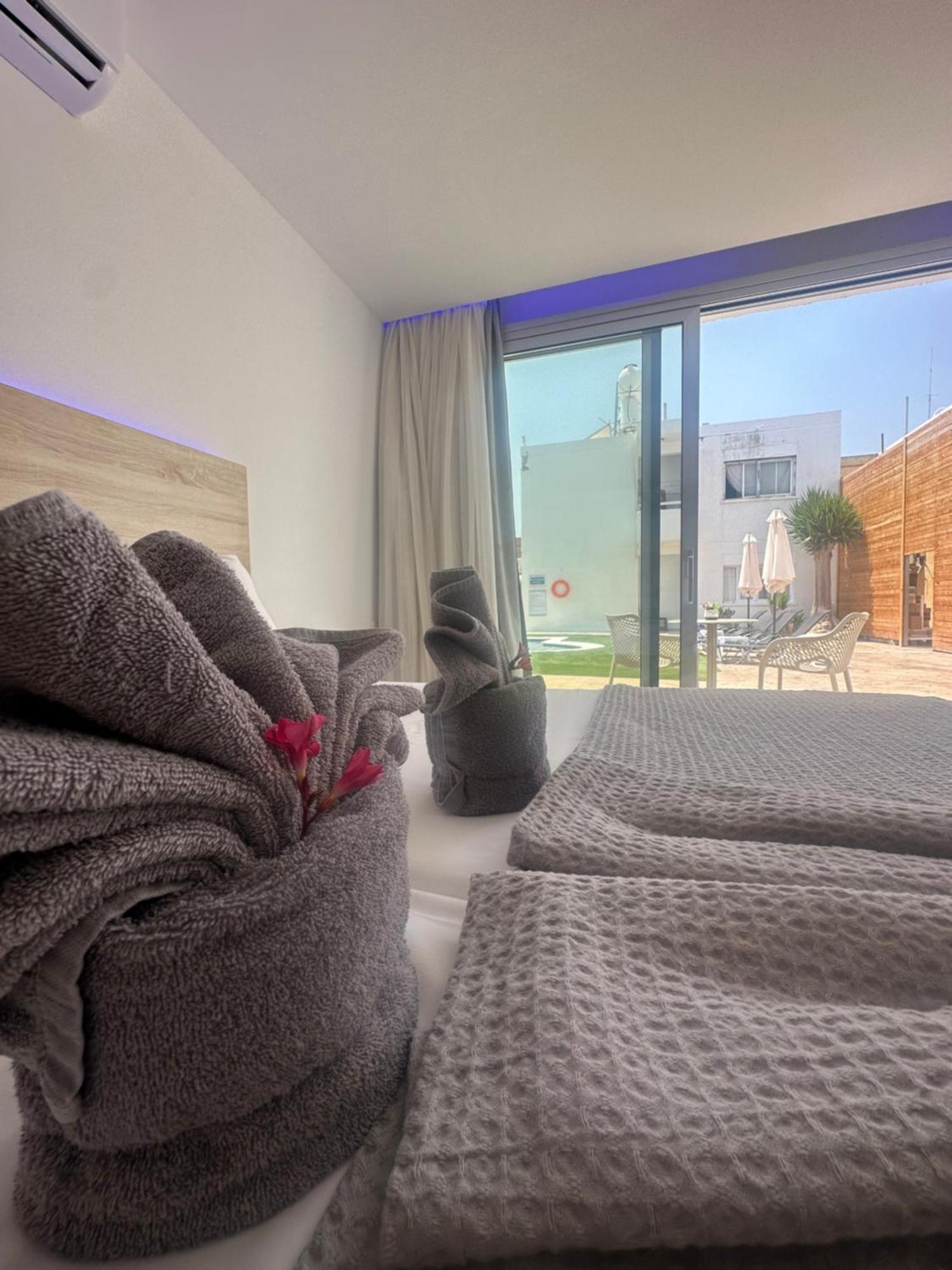Sun Plaza Suites - Adults Only Айя-Напа Экстерьер фото